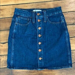 Madewell button down denim skirt size 23
